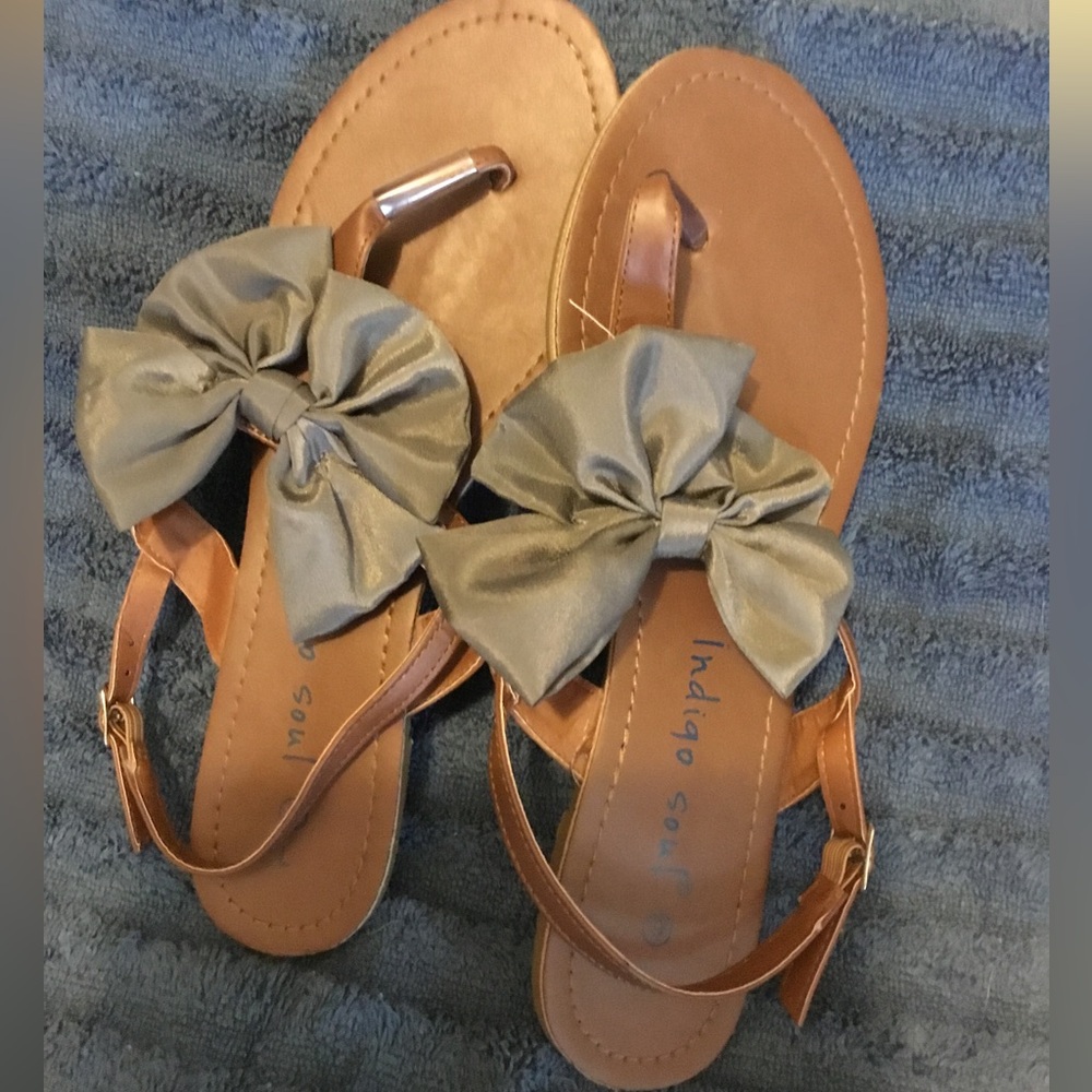 Indigo Soul thong sandals with bow